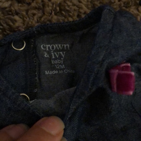 Crown & Ivy Baby Outfit - Picture 2 of 4